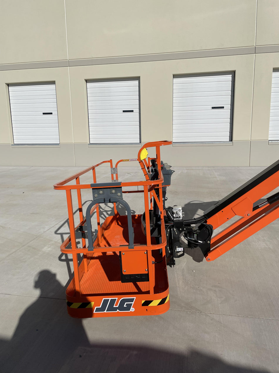 2023 JLG 660SJ