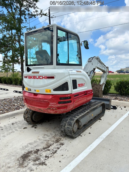 2024 TAKEUCHI TB235-2CR