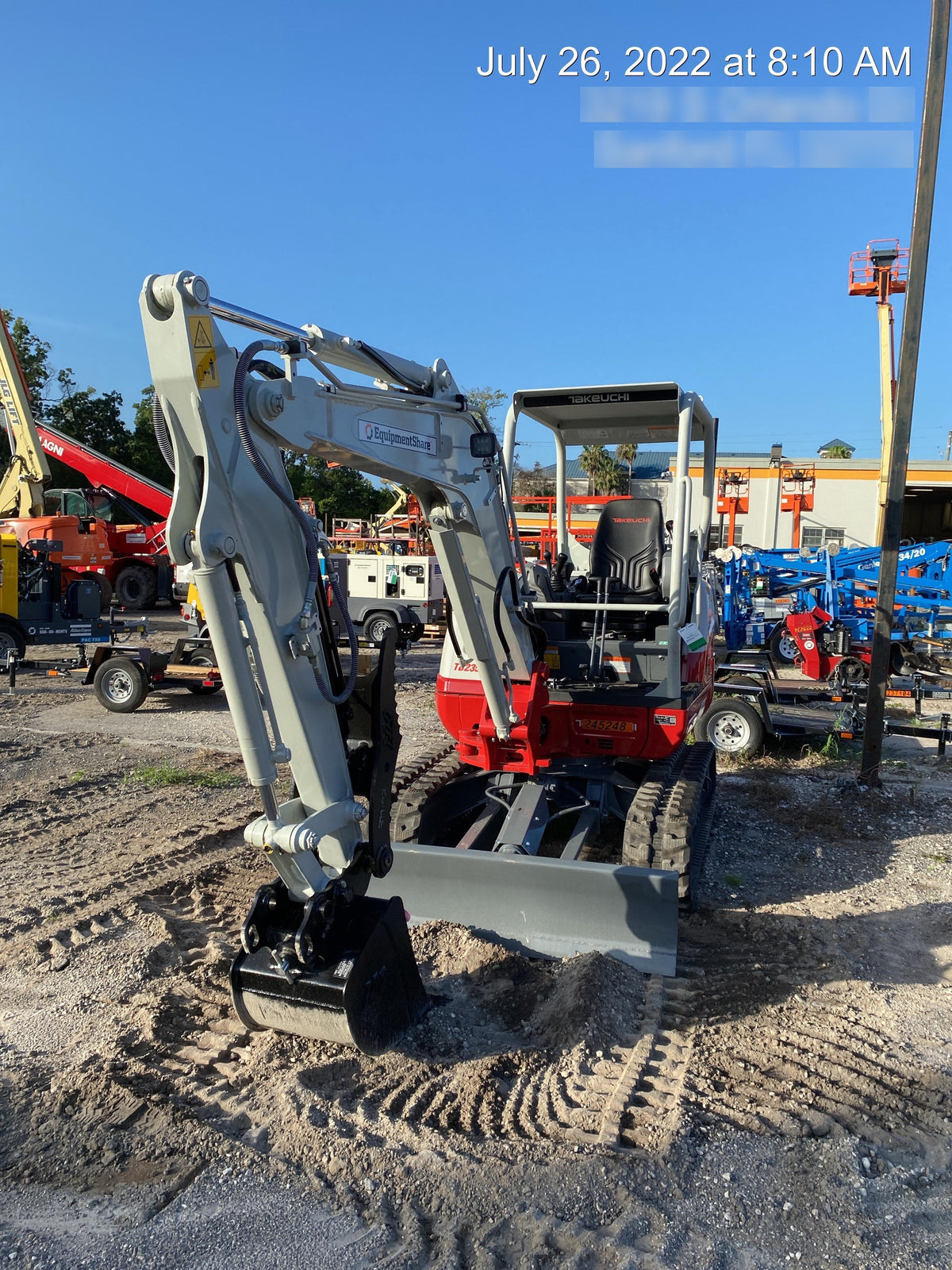 2022 TAKEUCHI TB235-2R