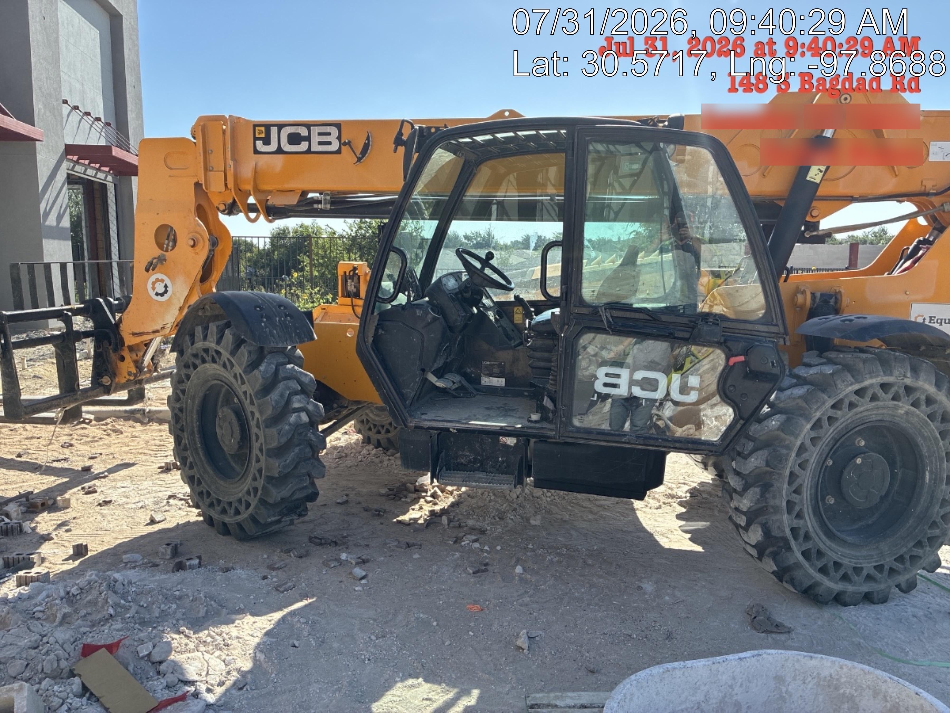 2018 JCB 509-42 JCB 509-42 Enclosed Cab, 74 HP, Solid Tires, Worklights, Beacon, Aux Hydraulics, Lifting Eye