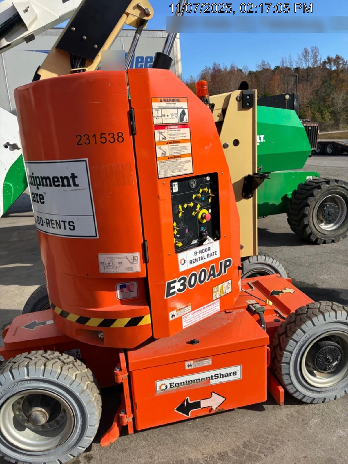 2022 JLG E300AJP