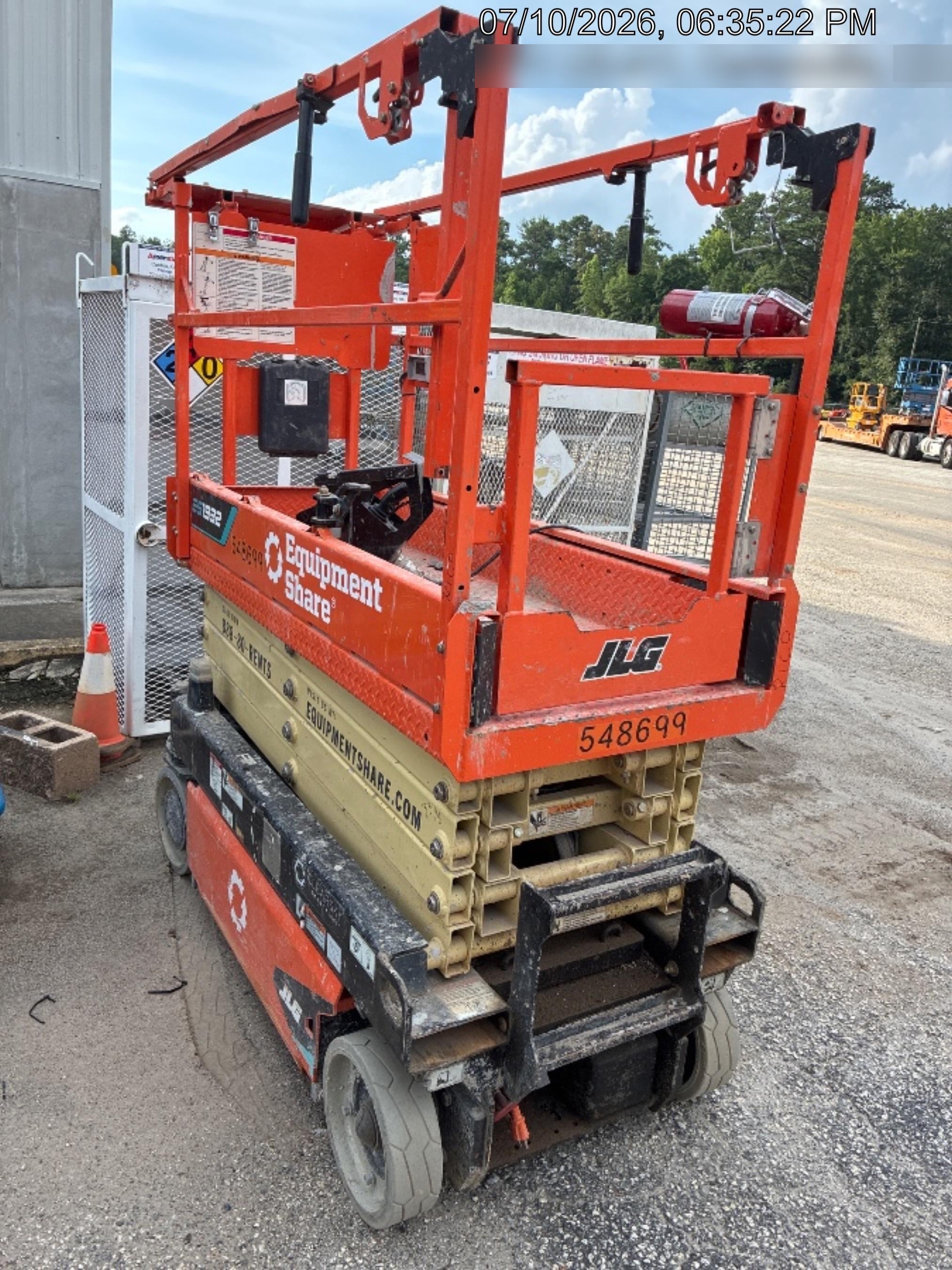 2025 JLG ES1932