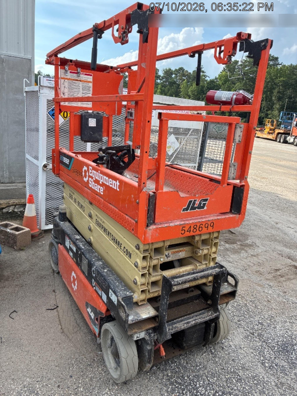 2025 JLG ES1932