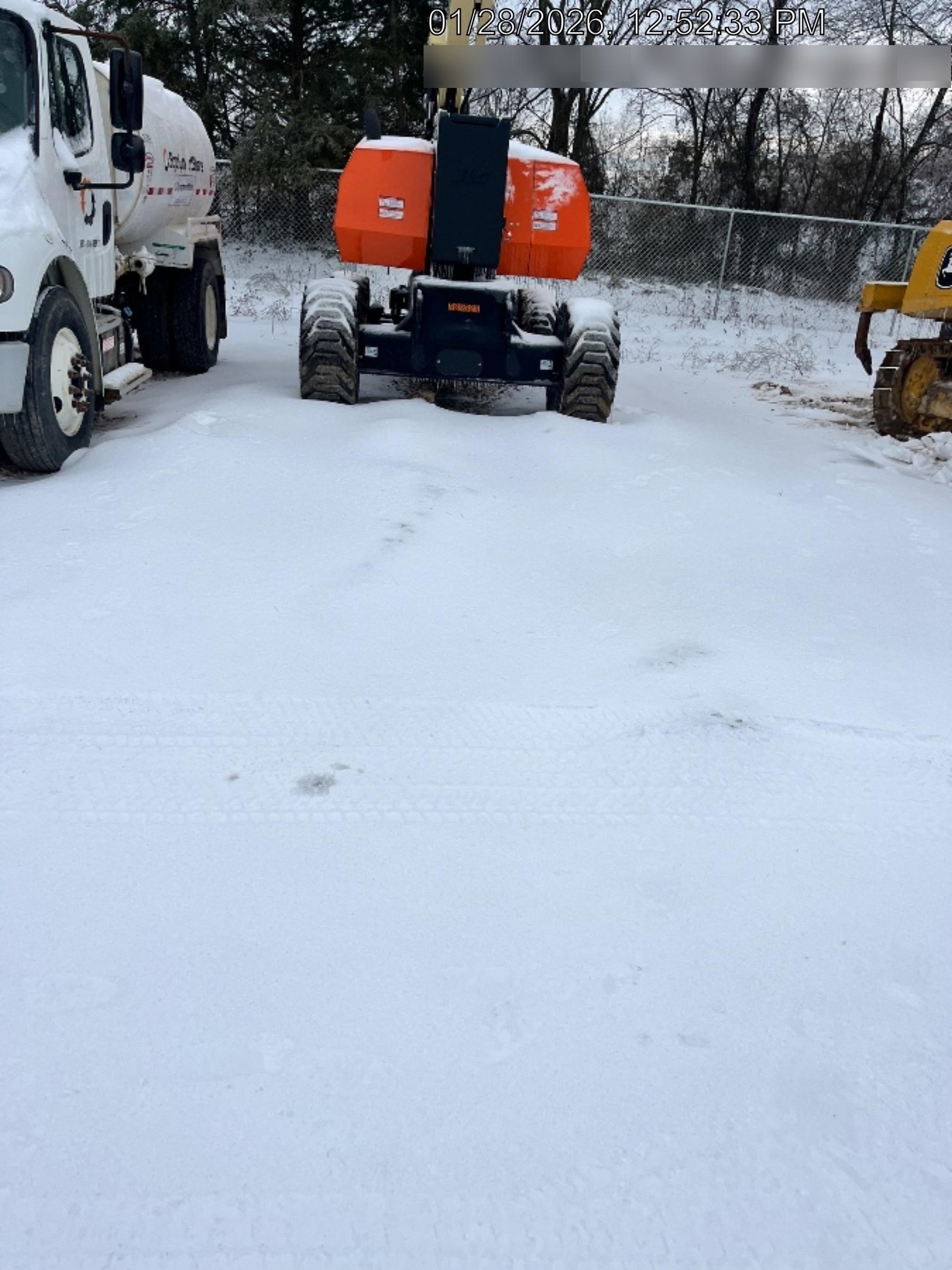 2025 JLG 800AJ