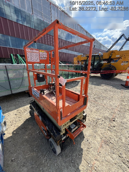 2022 JLG ES1330L