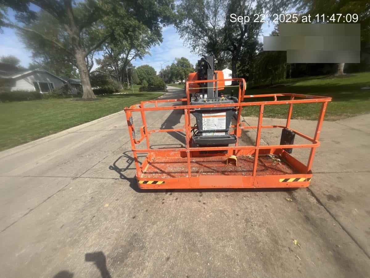 2024 JLG 660SJ