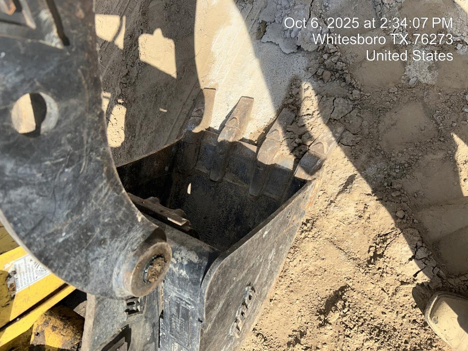 2025 TAKEUCHI 18" HD Bucket - Takeuchi