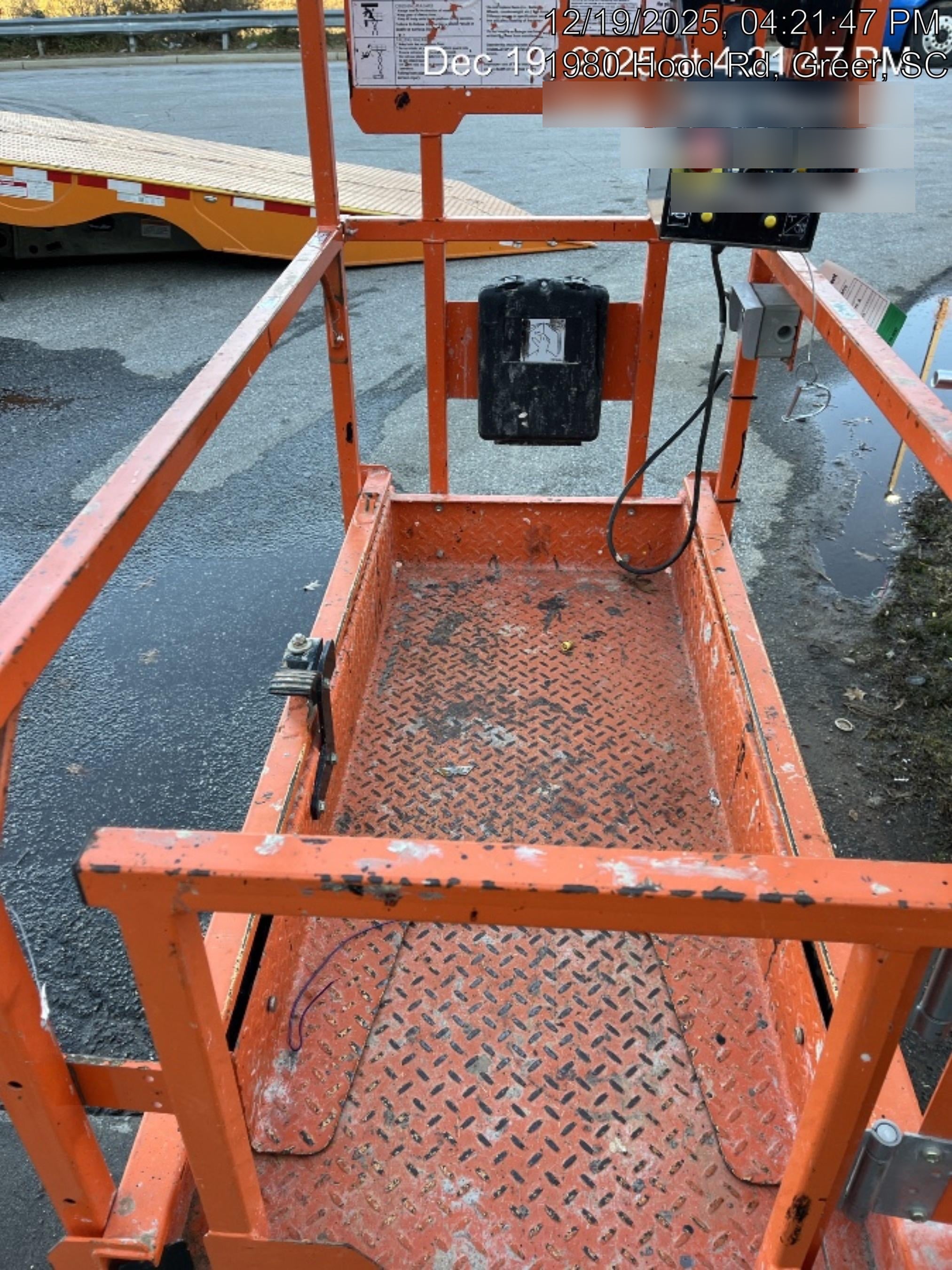 2021 JLG ES1330L