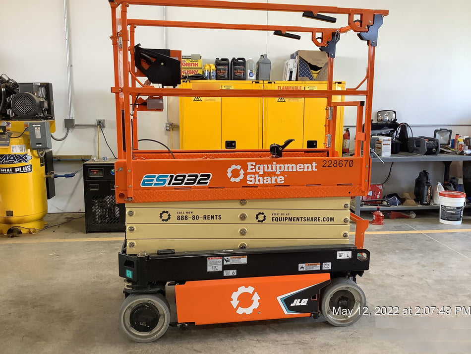 2022 JLG ES1932