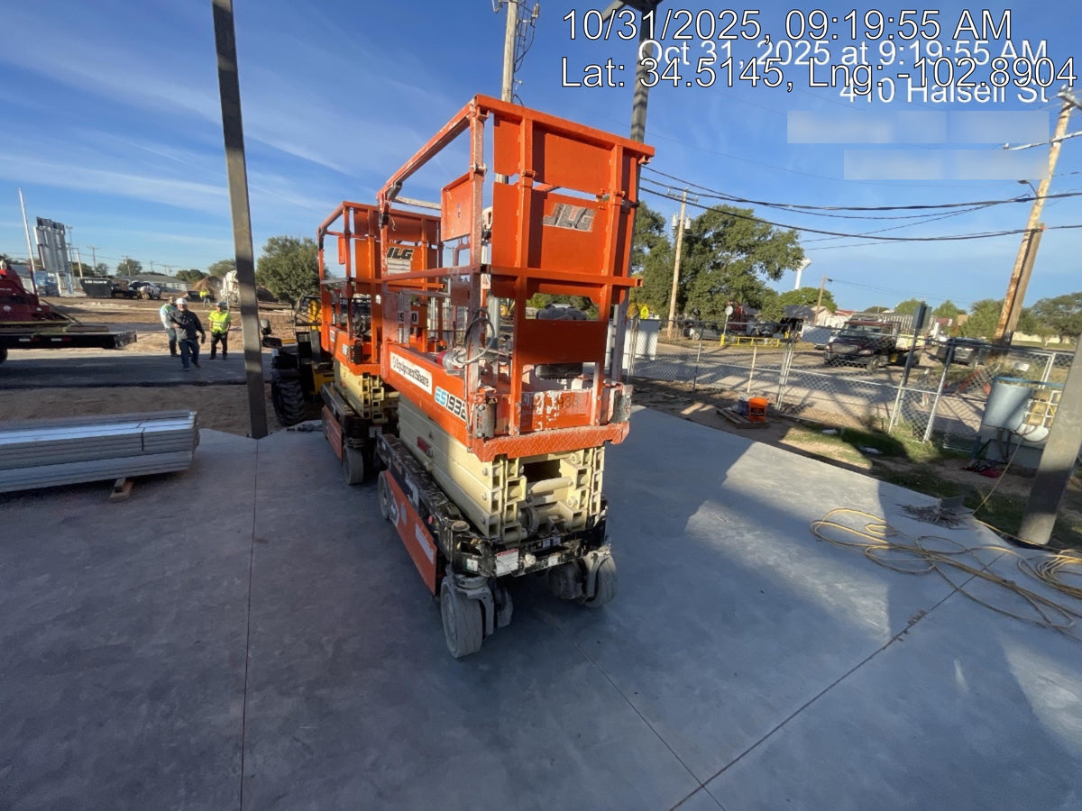 2022 JLG ES1932