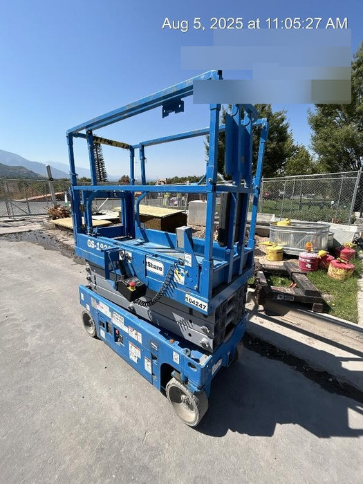 2020 Genie GS-1930 Solid Non Marking Tires, Beacon, Folding rails with half height swing gate, 800W Inverter