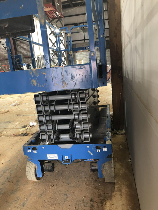 2019 Genie GS-4047 Folding rails with half height swing gate