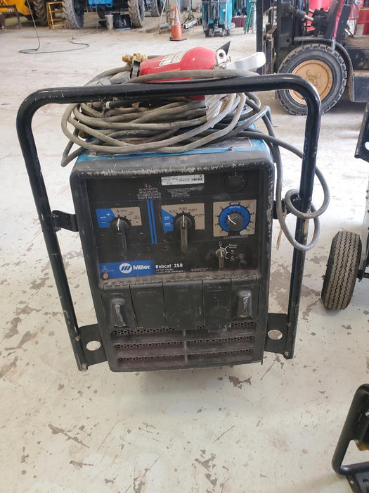2019 MILLER ELECTRIC Bobcat 250 - Propane