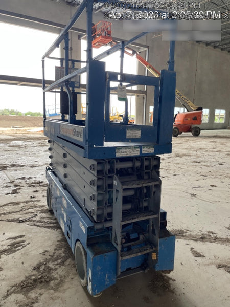 2017 Genie GS-3232 Genie GS3232 Narrow 32' Scissor Lift