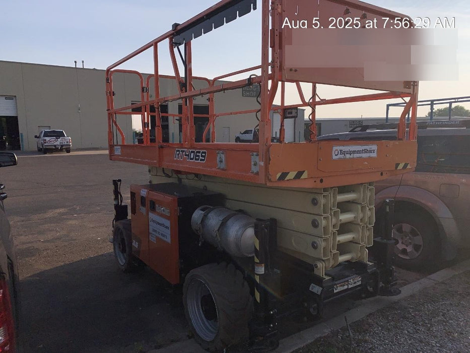 2021 JLG RT4069