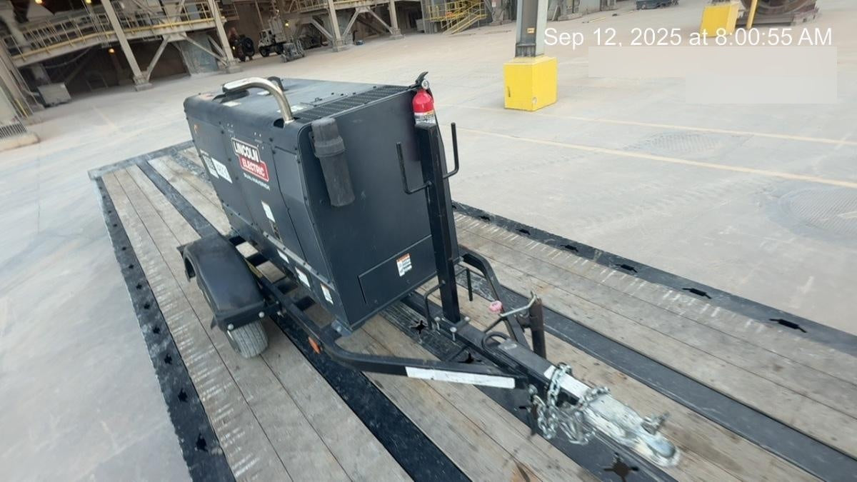 2021 Lincoln Electric Dual Maverick 200/200X Ready Pak 3 (includes trailer, cable rack, fender light kit)