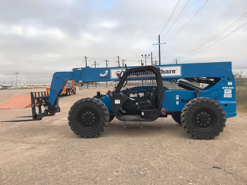 2021 GENIE GTH-844