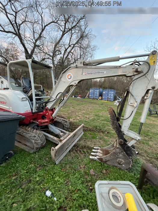 2021 TAKEUCHI TB235-2R