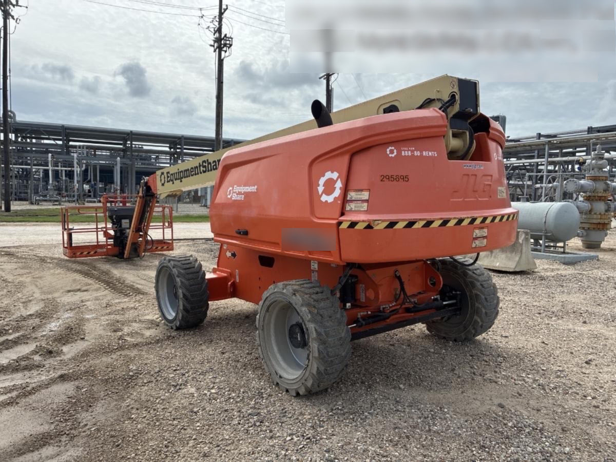 2023 JLG 660SJ