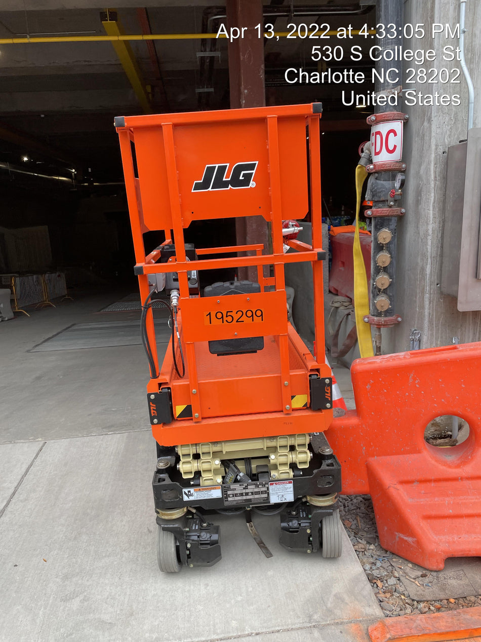 2021 JLG ES1330L