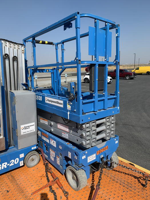 2020 Genie GS-1930 Solid Non Marking Tires, Beacon, Folding rails with half height swing gate, 800W Inverter