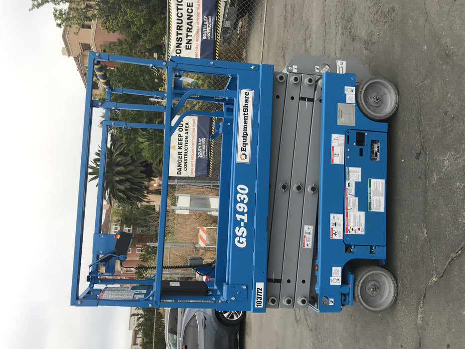 2020 Genie GS-1930 Solid Non Marking Tires, Beacon, Folding rails with half height swing gate, 800W Inverter