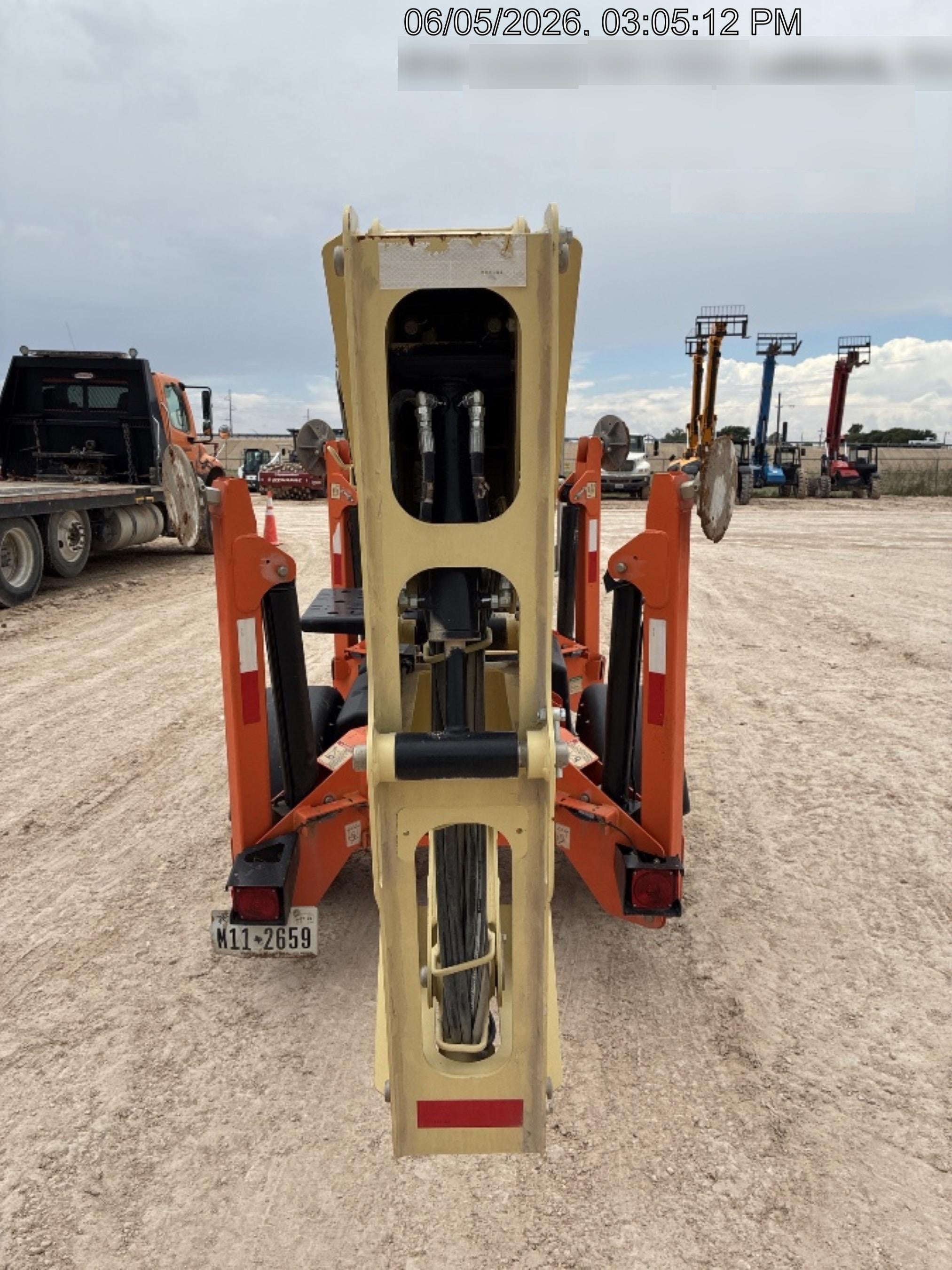 2022 JLG T350