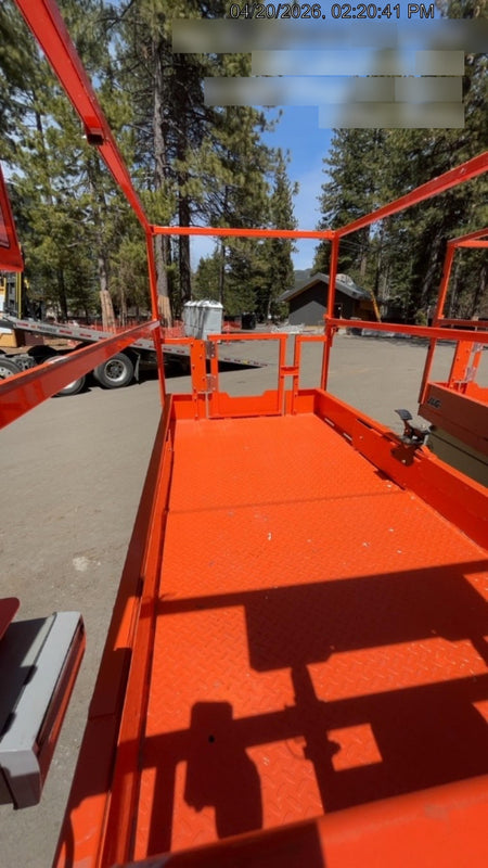 2025 JLG ES3246