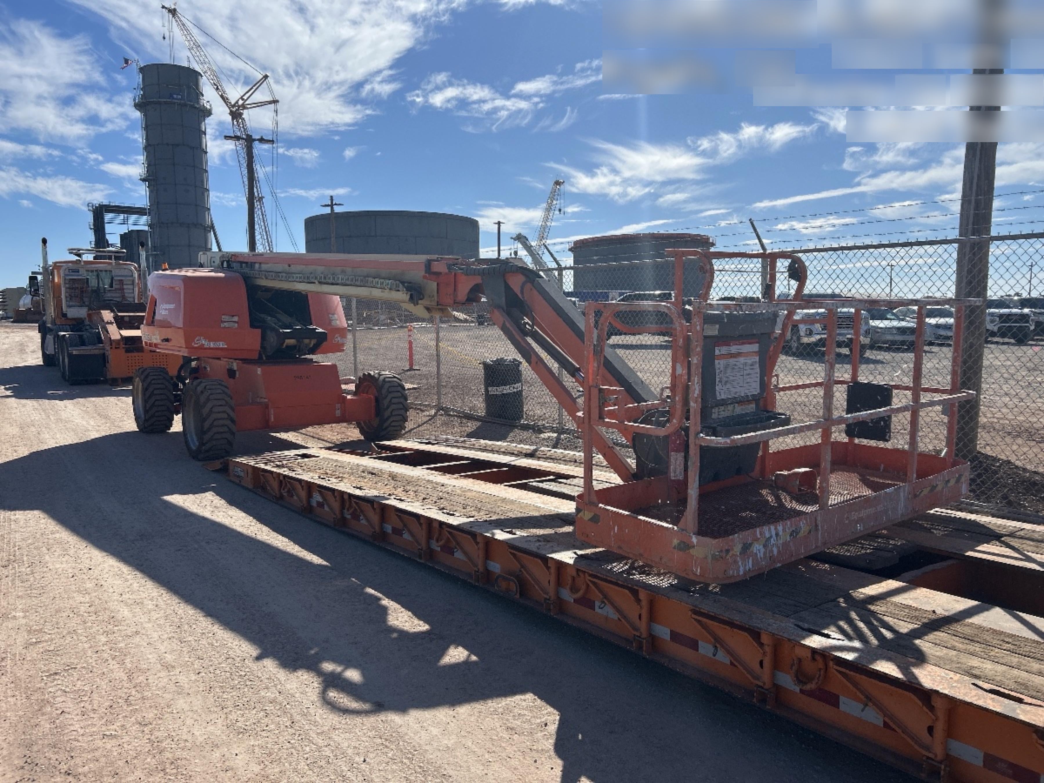 2023 JLG 660SJ