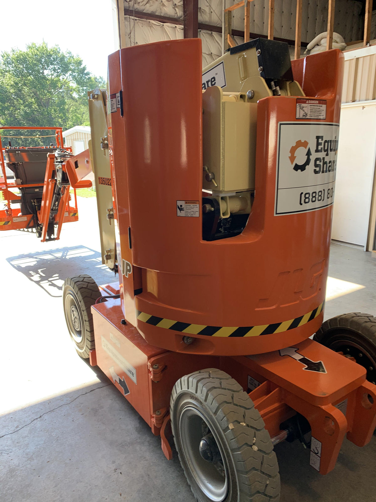 2021 JLG E300AJP