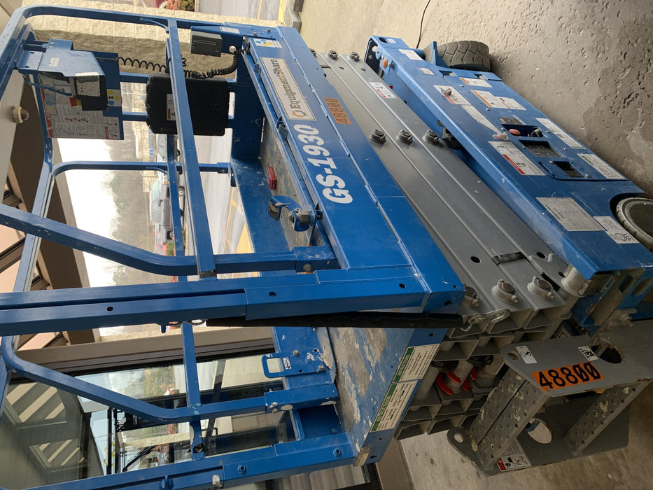 2019 Genie GS-1930 Fixed Rails with Chain Entry