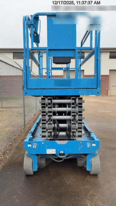 2019 Genie GS-4047 Folding rails with half height swing gate