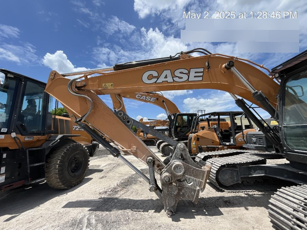 2023 CASE CX220E