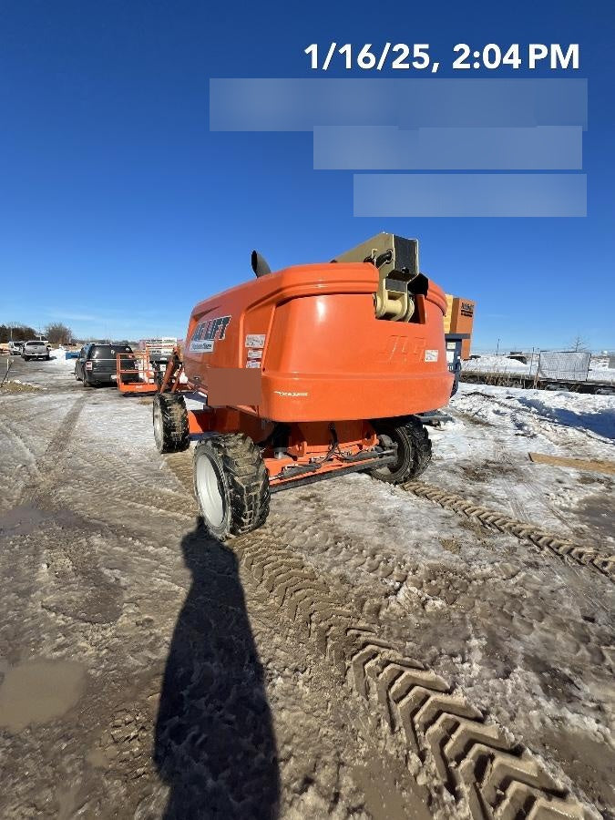 2023 JLG 660SJ