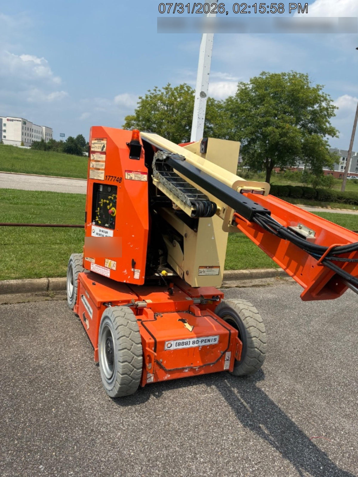 2021 JLG E300AJP