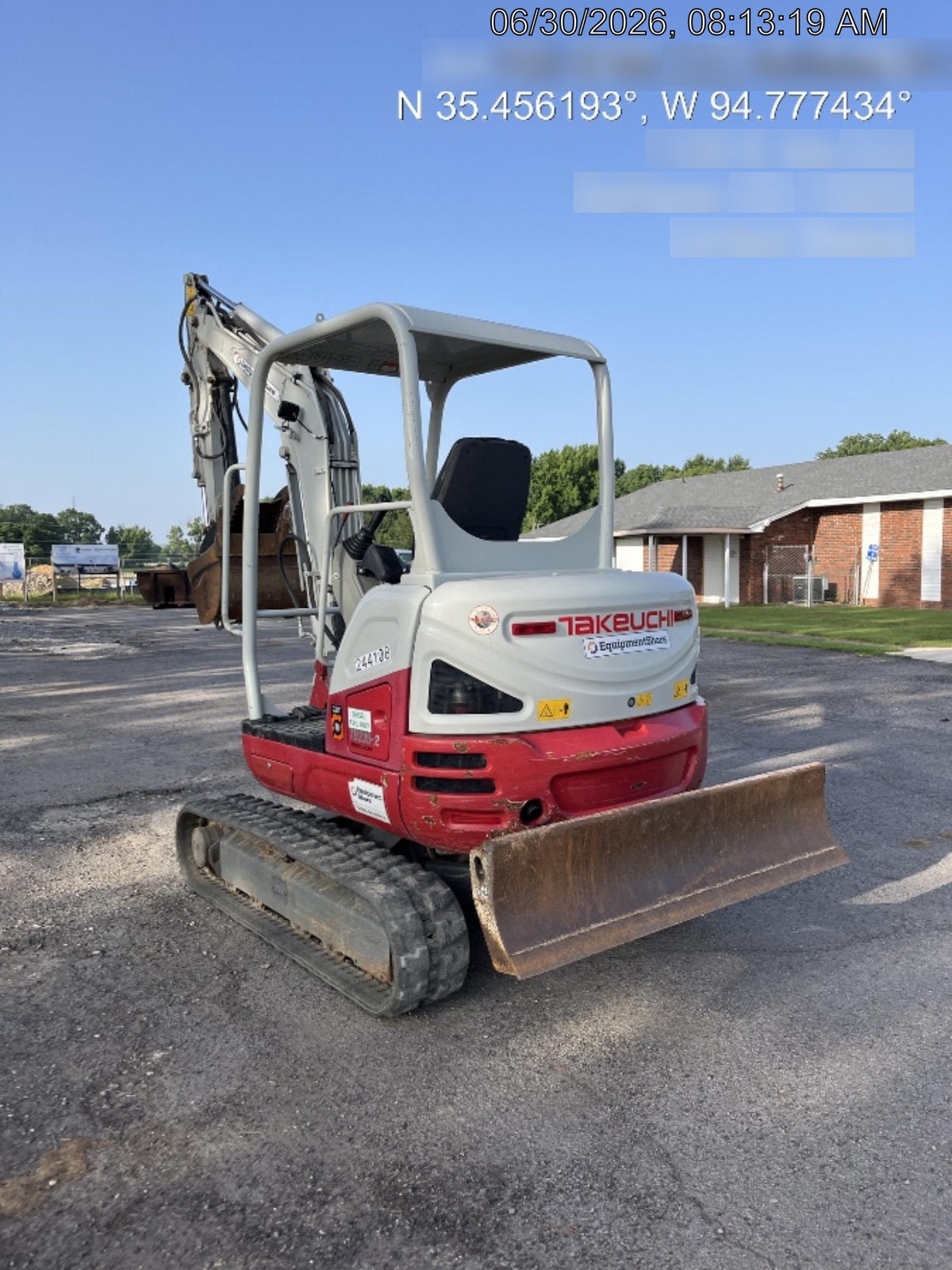 2022 TAKEUCHI TB235-2R