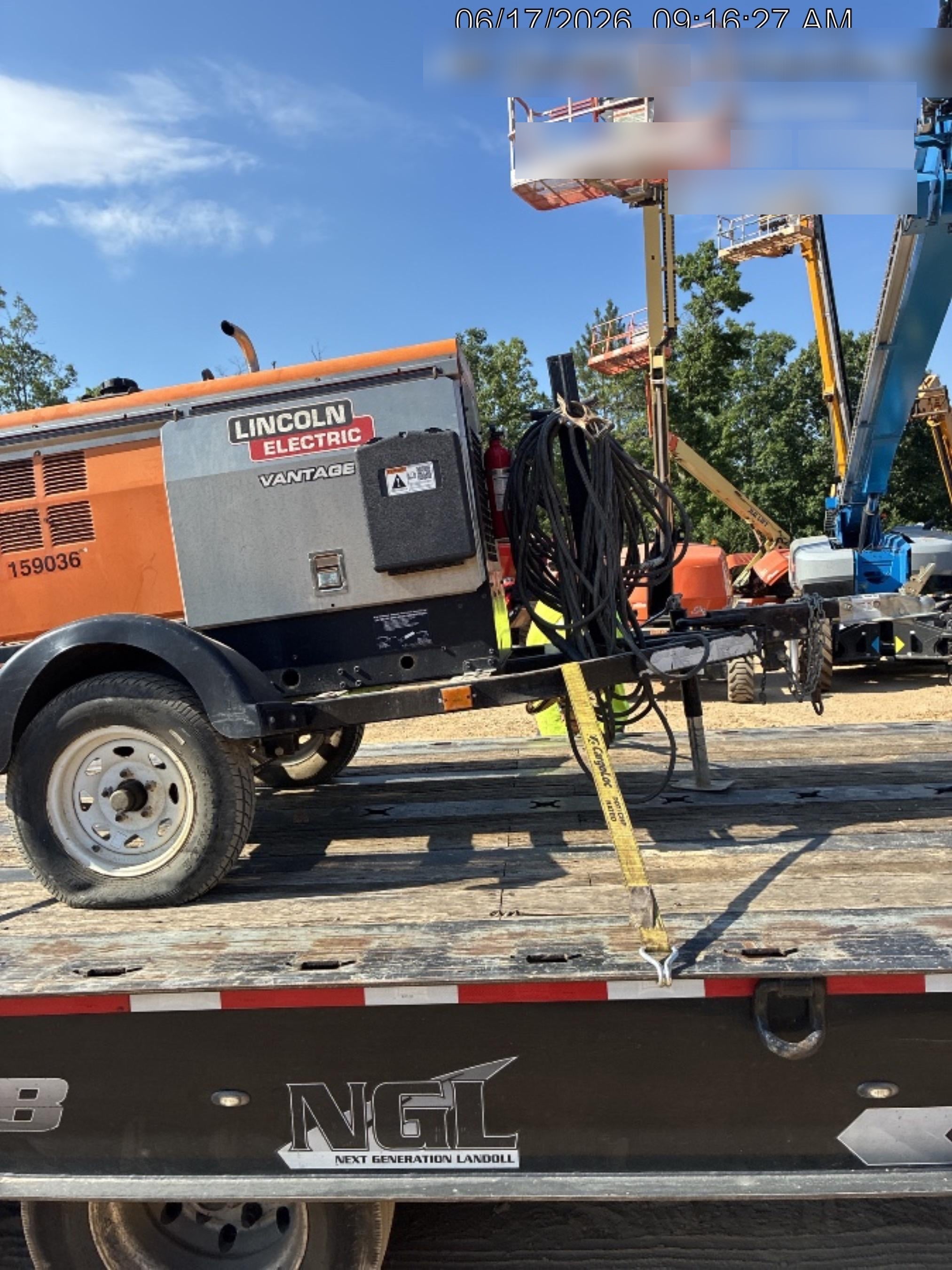 2021 Lincoln Electric Vantage 322 Vantage 322 Ready Pak 3 w/ Decals, ORANGE (includes trailer, cable rack, fender light kit) NO Telematics