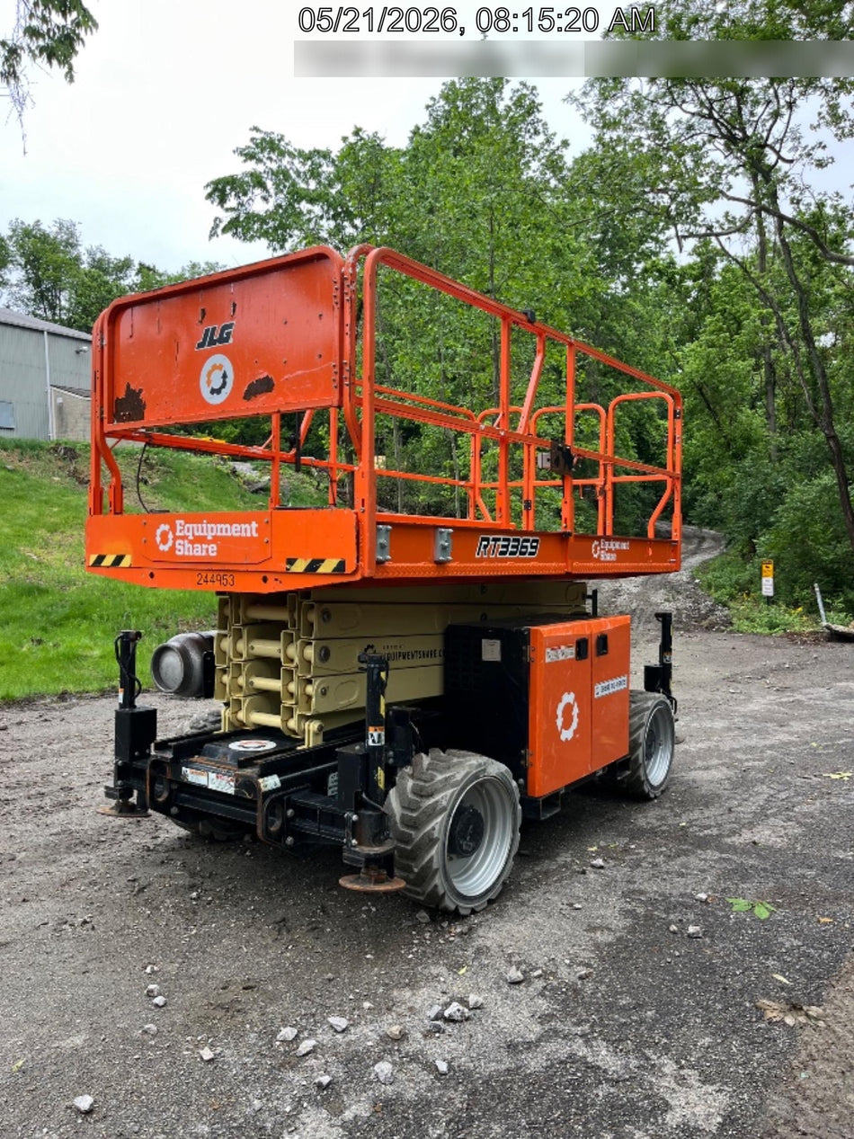 2022 JLG RT3369