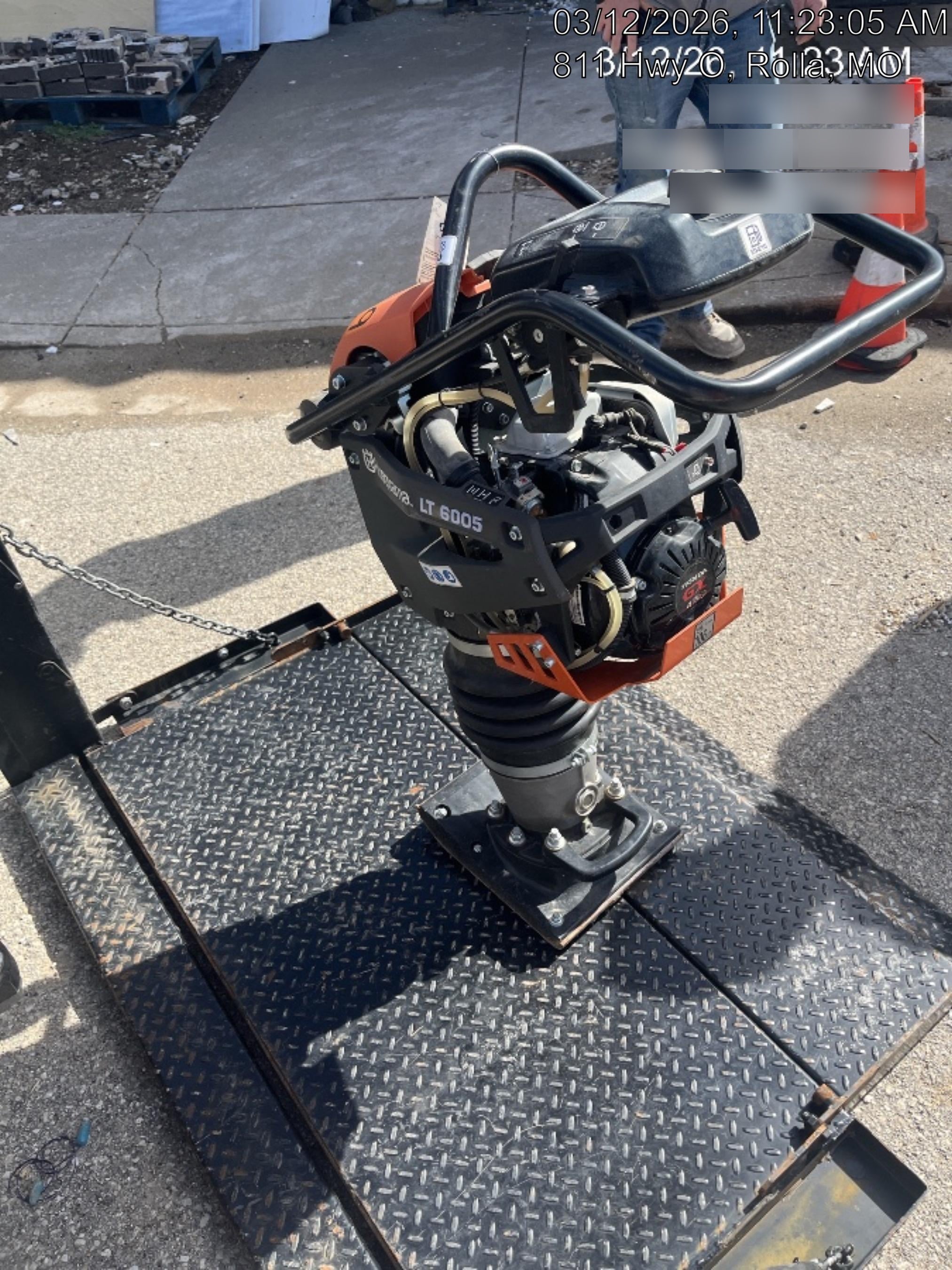 2025 HUSQVARNA LT6005