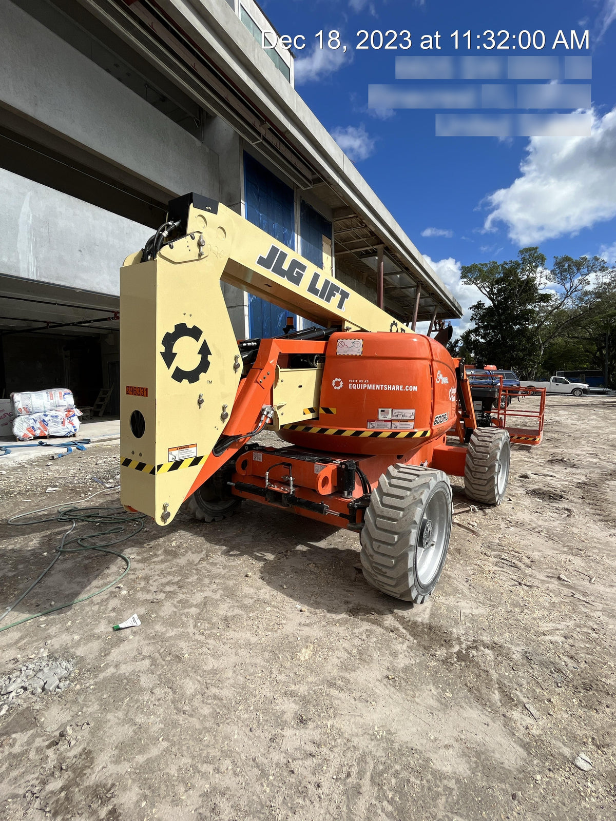 2023 JLG 600AJ