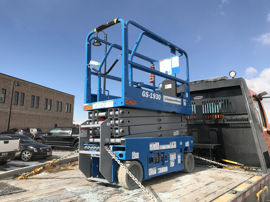 2019 Genie GS-1930 Fixed rails with chain Entry