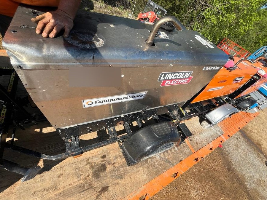 2019 Lincoln Electric Vantage 322 Welder Ready-Pak 3, Two wheel trailer, Fender and Light kit, Cable Rack