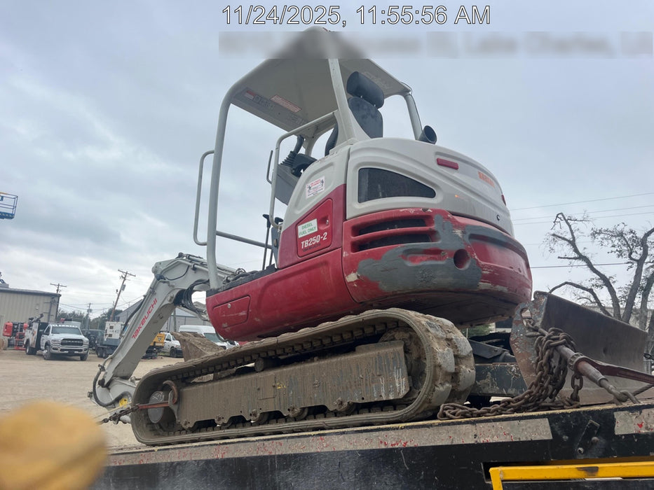 2021 TAKEUCHI TB250-2