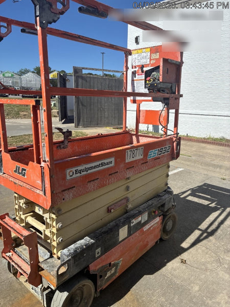 2021 JLG ES1932