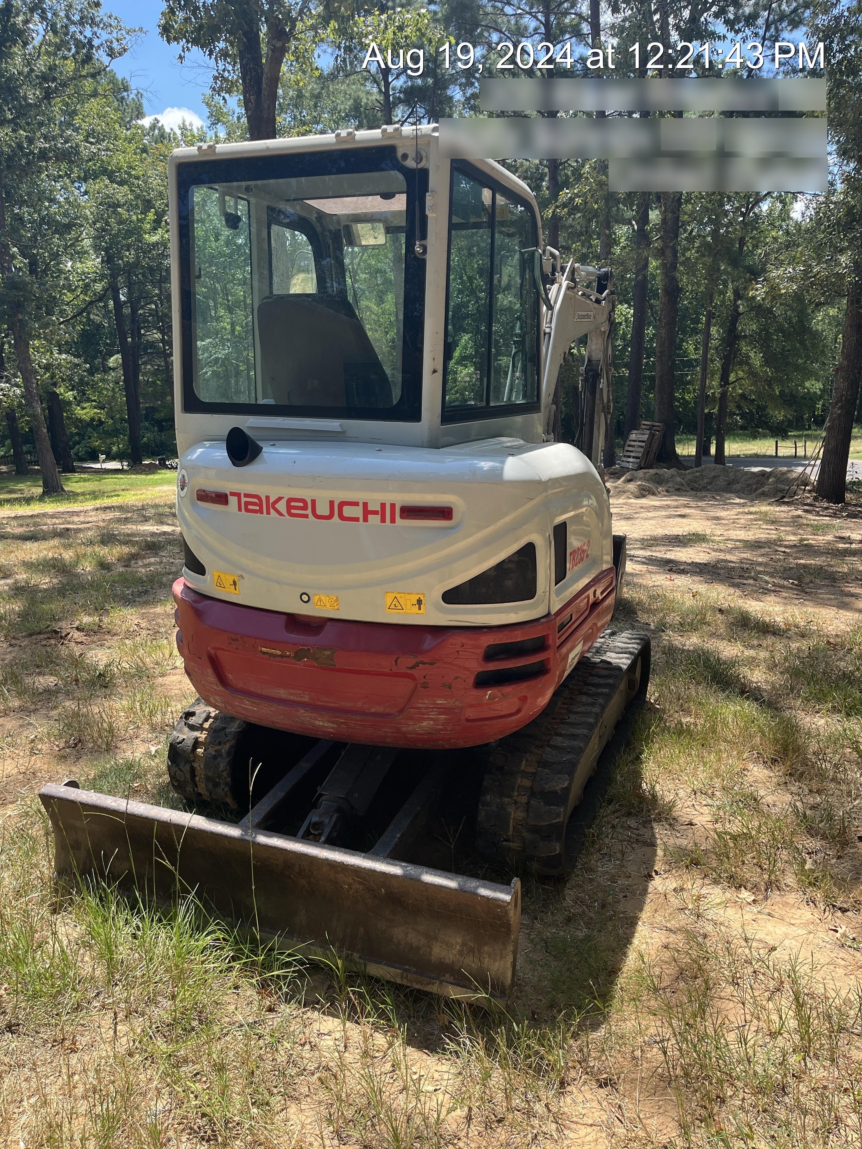 2022 TAKEUCHI TB235-2CR