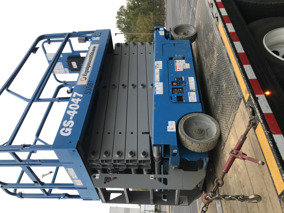 2019 Genie GS-4047 Folding rails with half height swing gate