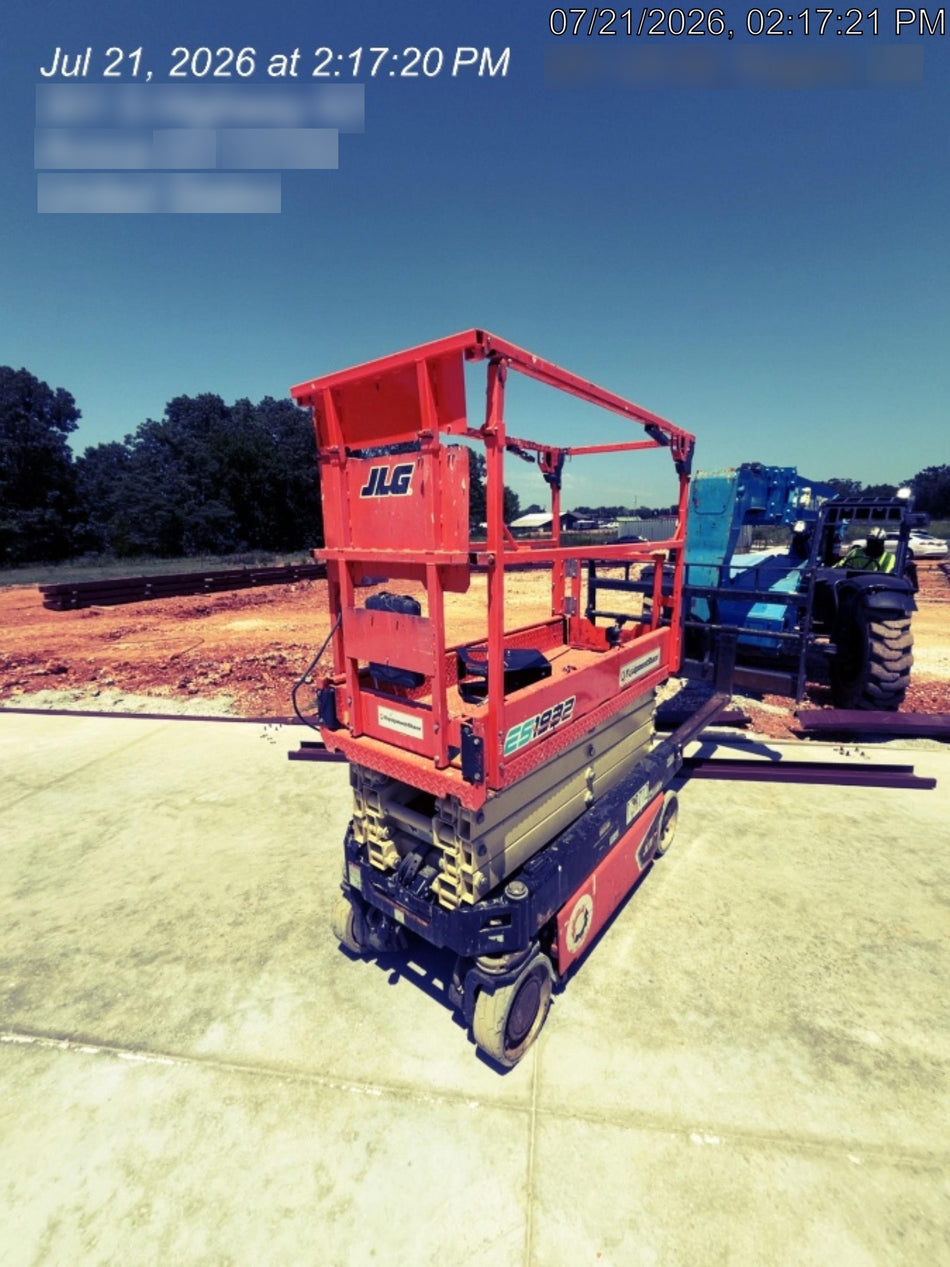 2021 JLG ES1932