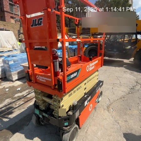 2025 JLG ES1932