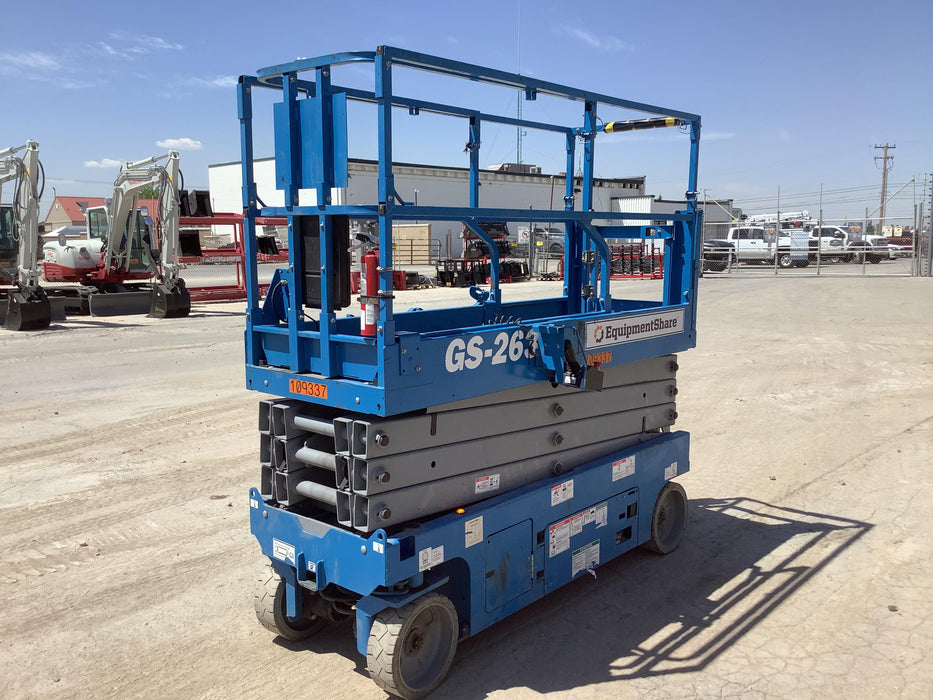 2020 Genie GS-2632 Solid NM Tires, Folding Rails with Half-Height Swing Gate, Beacon