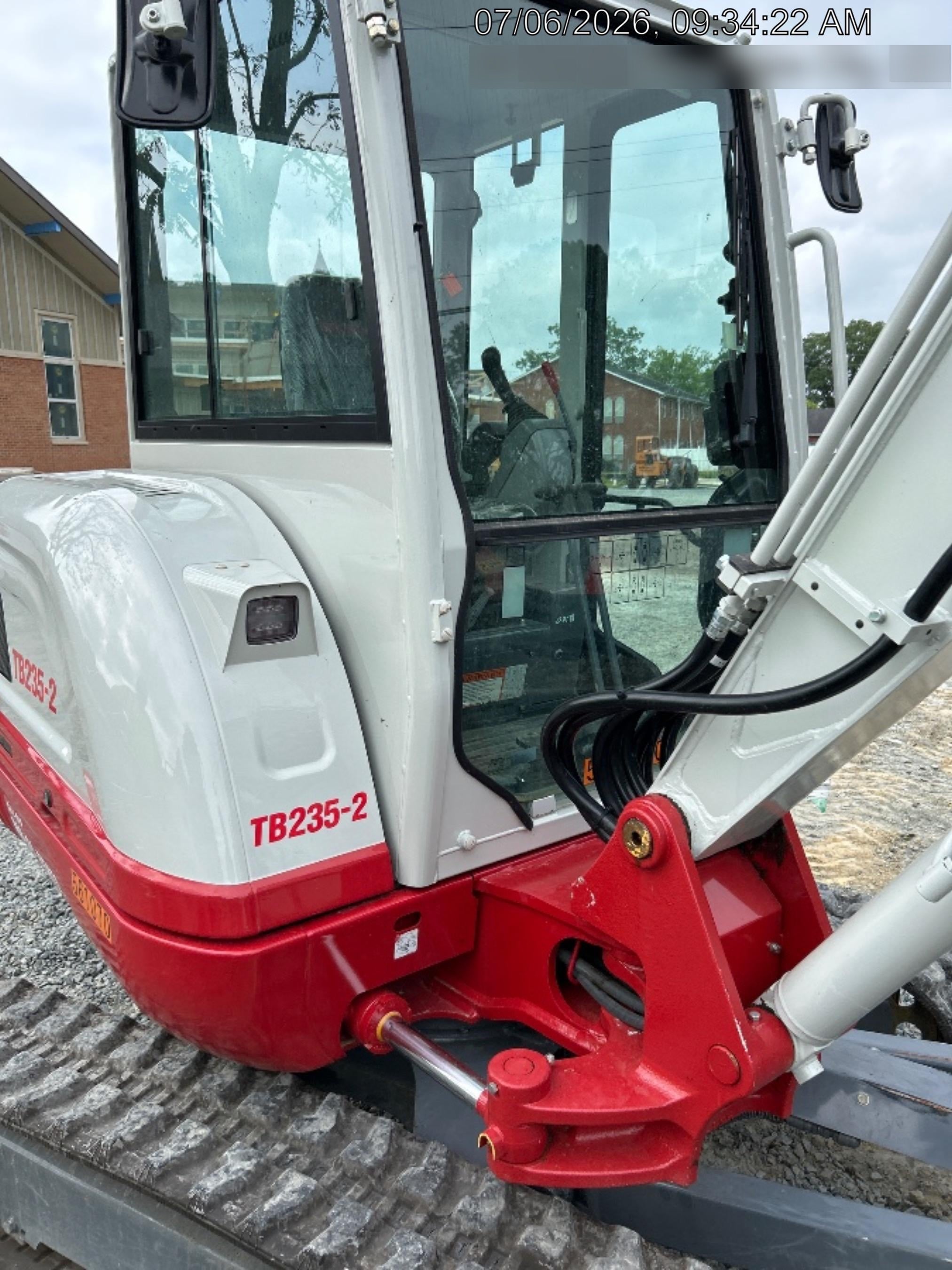 2025 TAKEUCHI TB235-2CR